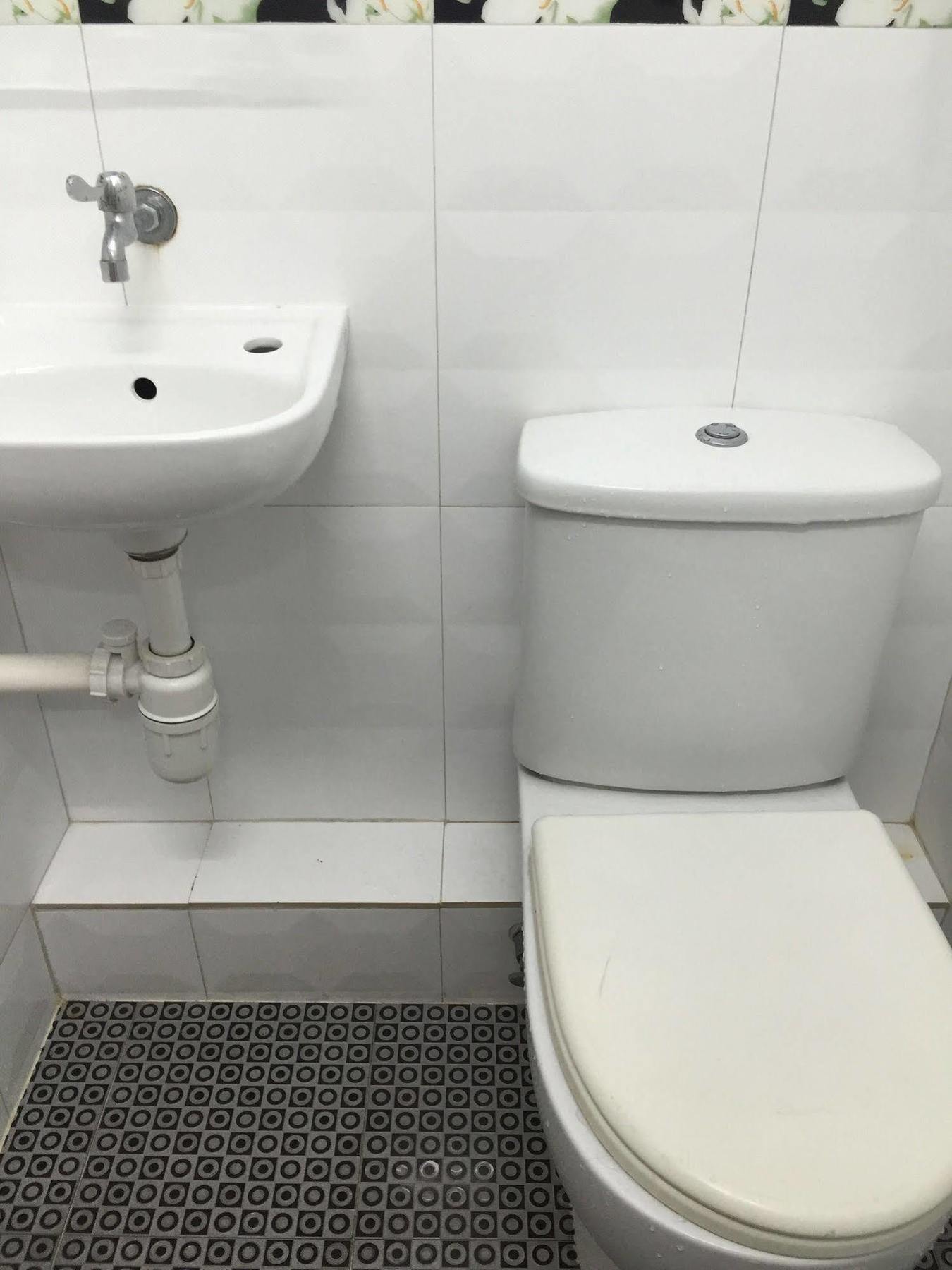 New Fortunate Guest House Хонконг Екстериор снимка